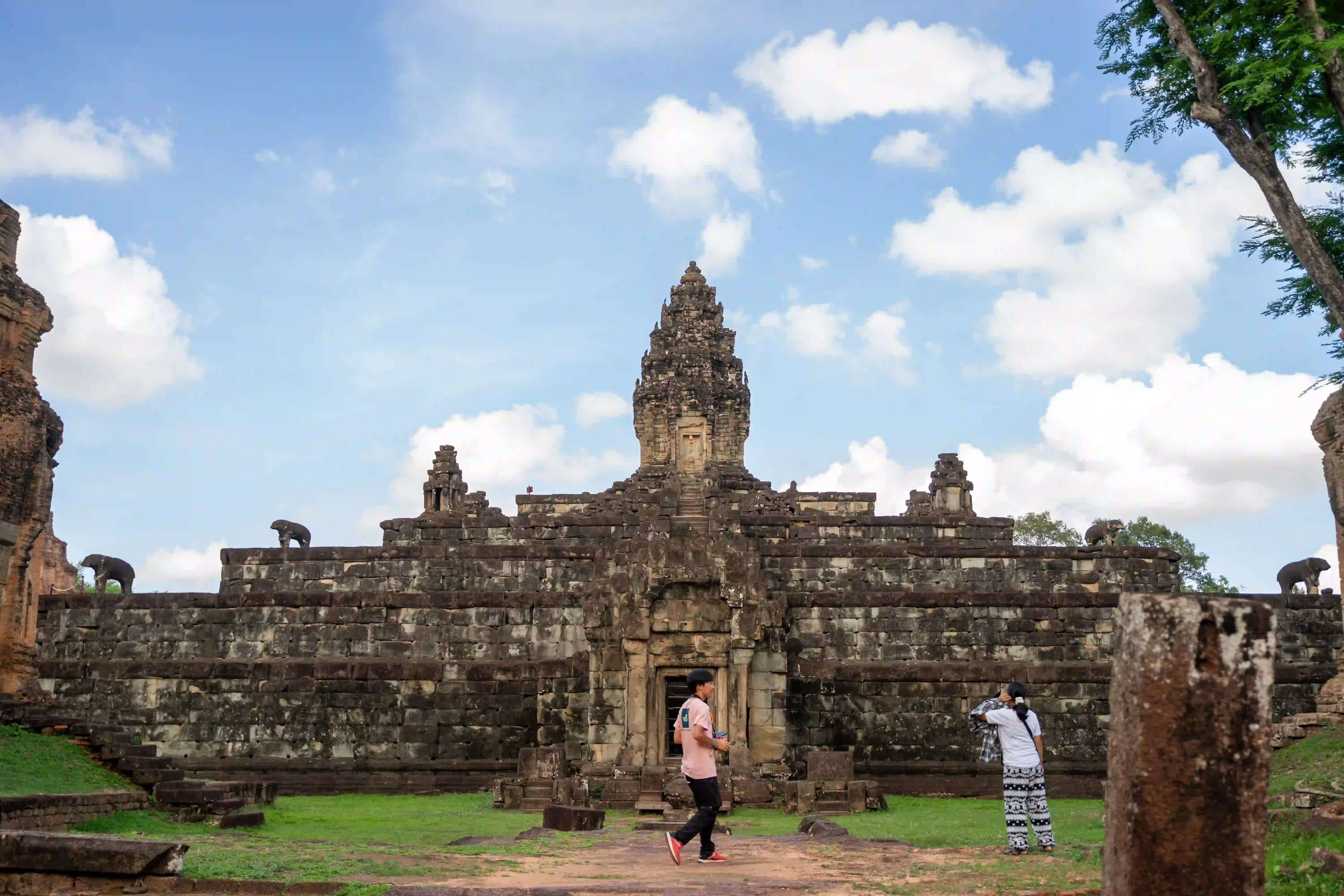 Bakong Temple_Serva Travel